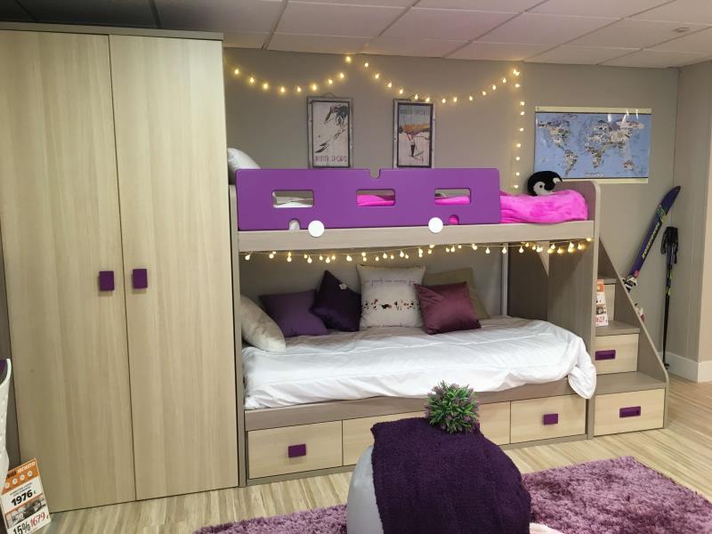 Dormitorio Juvenil en Madera Clara y Morado